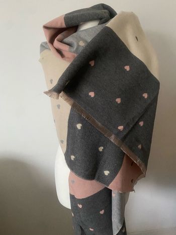 Superbe grande écharpe d'hiver neuve