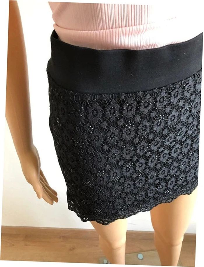 Jupe courte noire avec dentelle Elegante taille L jamais portée (taille petit) - photo numéro 5