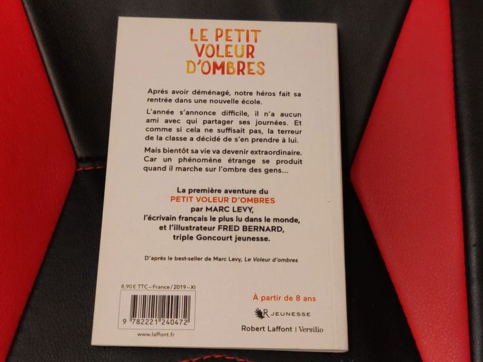 Livre Marc Lévy Le petit voleur d'ombres - photo numéro 2