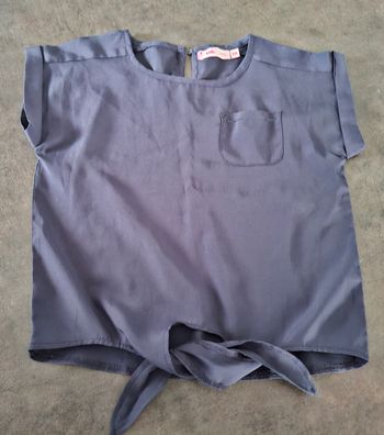 💙 Blouse / Top bleu – nœud devant 