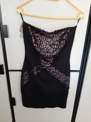 Robe neuve avec étiquette