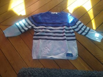 Pull IKKS taille 18 mois
