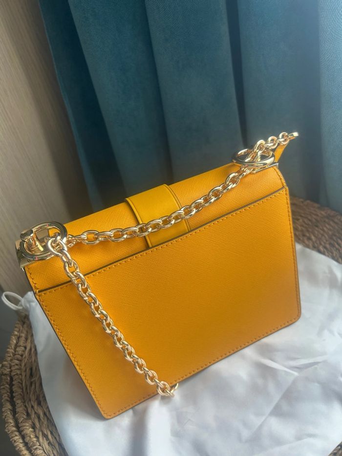 Sac Mickael kors jaune neuf - photo numéro 4