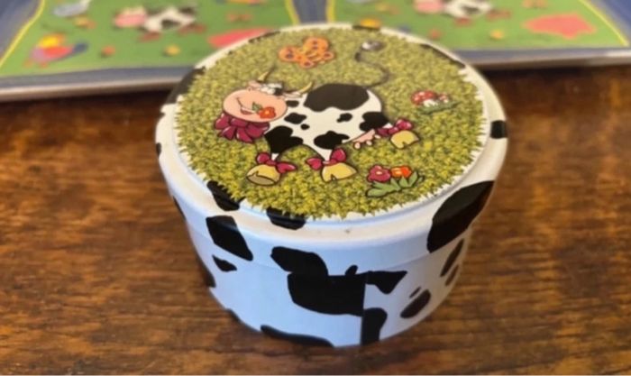lot « Vache noire et blanche » : boites, plateau et pense-bête - photo numéro 3