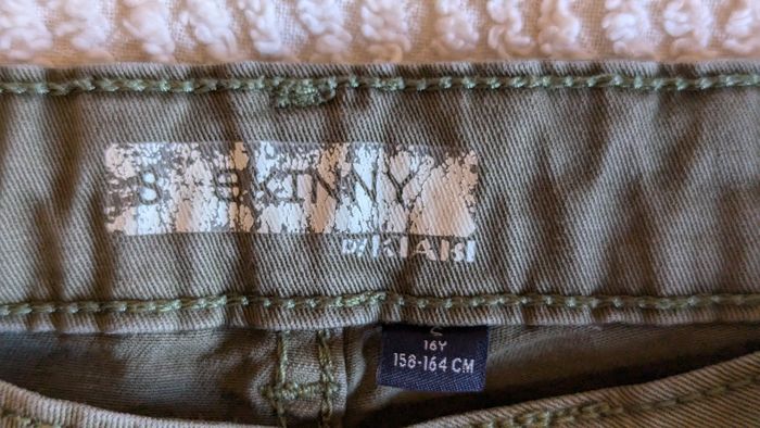 pantalon fille kaki Kiabi 16 ans - photo numéro 3