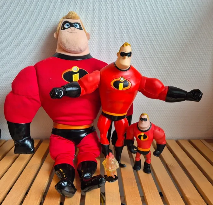 Lots figurines et une peluche indestructible