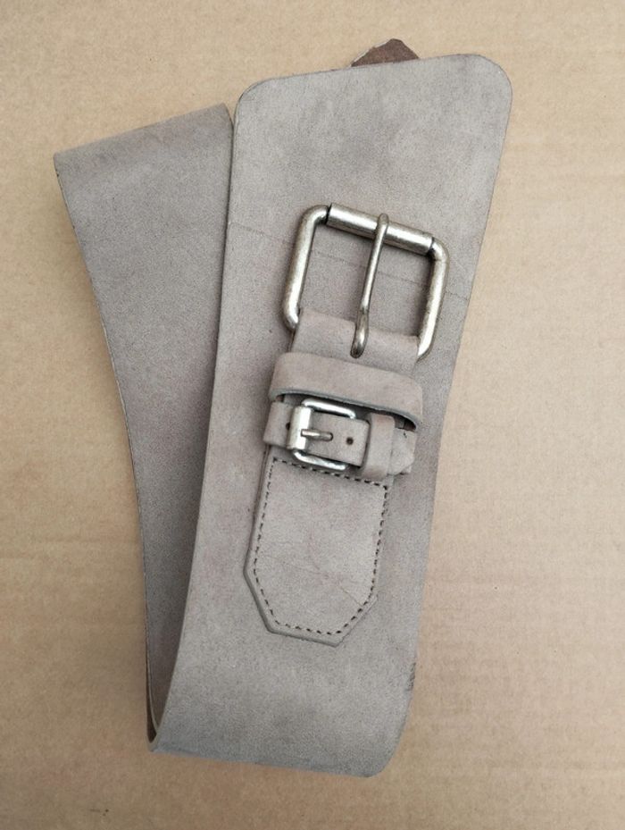 Ceinture longueur 85 beige croûte de cuir de vachette Voodoo