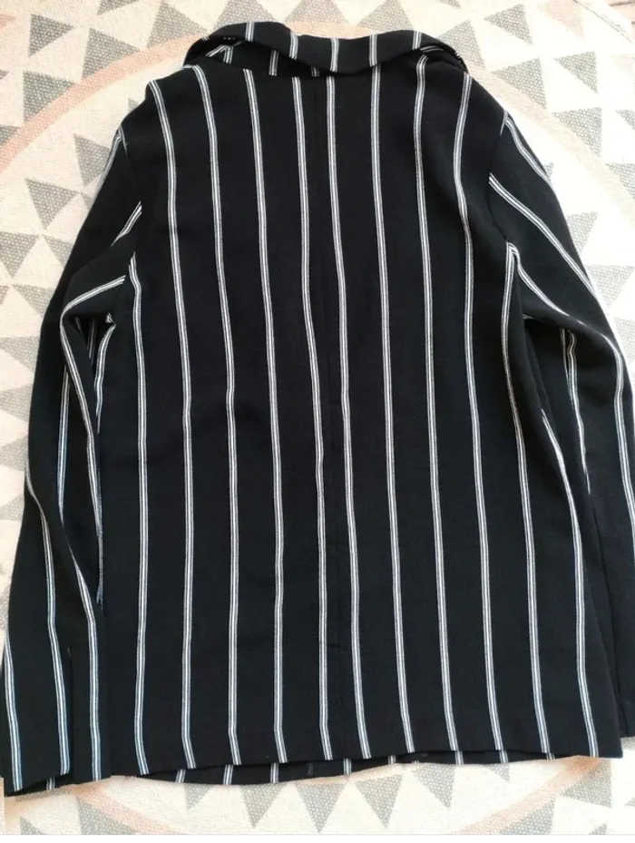 Blazer  noir  rayé  blanc  -  H&M  -  36-  Parfait  état - photo numéro 10