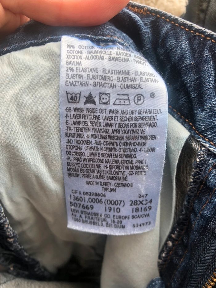 Taille femme Levis - photo numéro 6