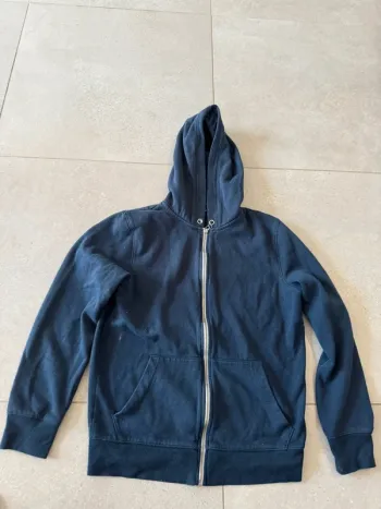 Sweat zippé à capuche kiabi navy, taille M, bon état