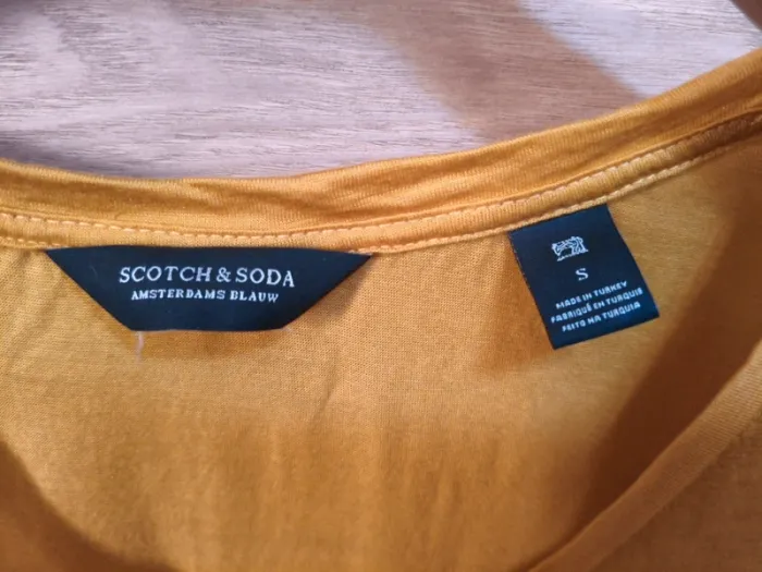T-shirt jaune moutarde uni Scotch and Soda - photo numéro 3