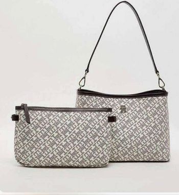 Grand est petit sac