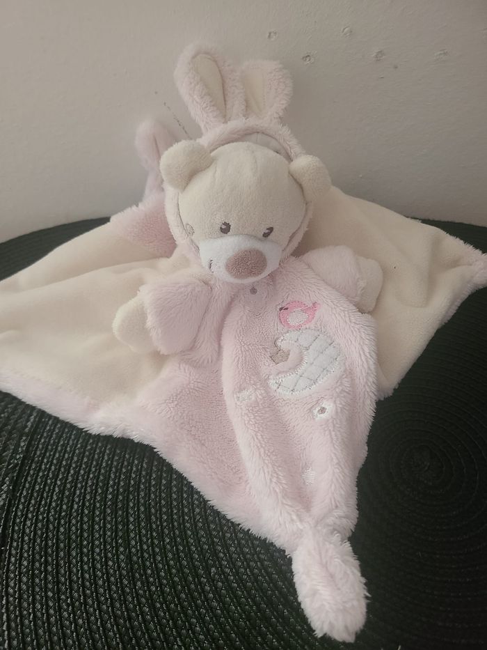 Doudou plat ours AUCHAN déguisé en lapin rose beige - photo numéro 3