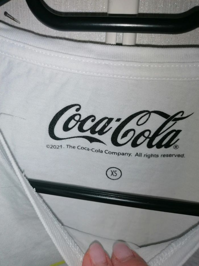 Tee-shirt coca cola XS - photo numéro 4