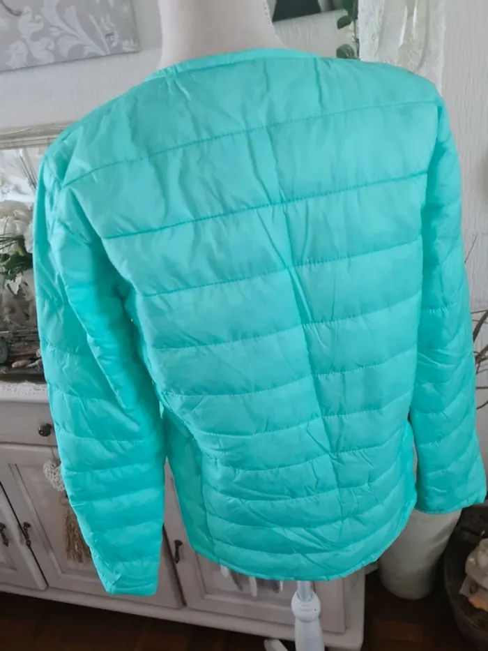 Doudoune fine vert menthe Tissaia Taille 46 (42/44) Neuve - photo numéro 2