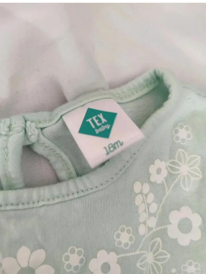 Robe fleurie sans manche 18 mois - photo numéro 3