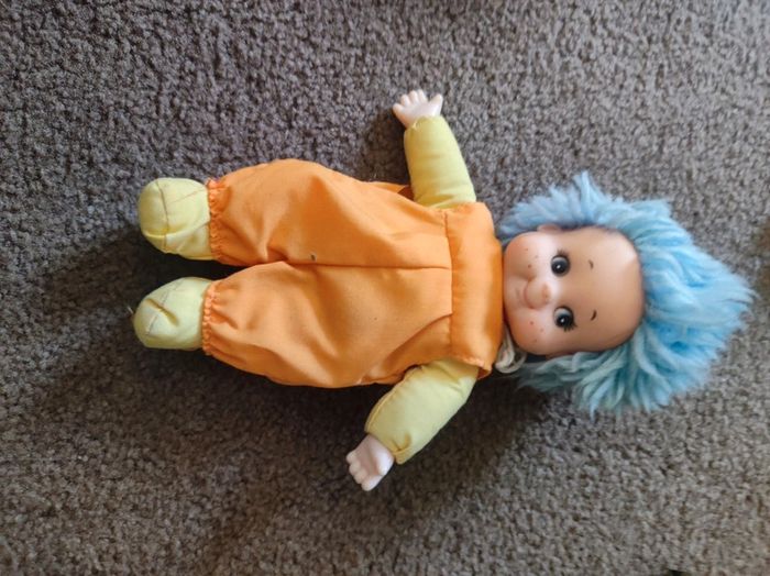 poupée cheveux laine bleu - photo numéro 4