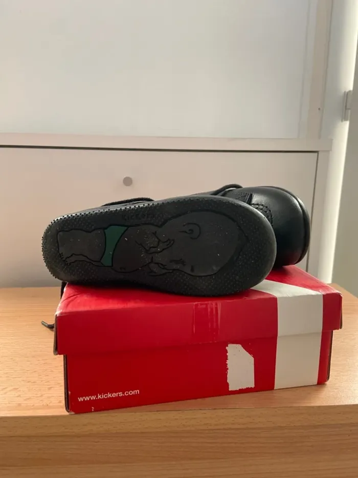 Chaussures Kickers taille 26 - photo numéro 3