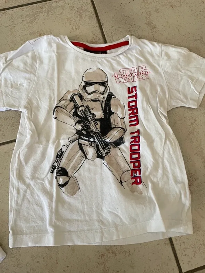 2 teeshirts Star Wars 6ans manches courtes - photo numéro 6
