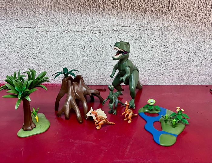 Famille tyrannosaure playmobil