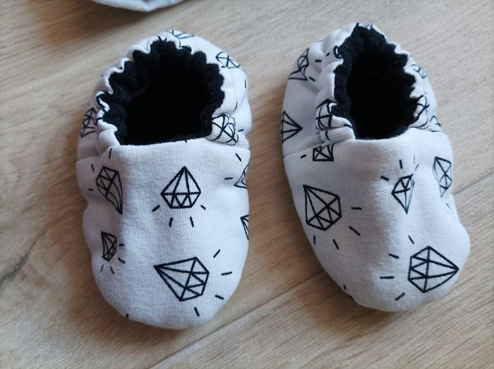 Ensemble bonnet et chaussons mixte naissance - photo numéro 2