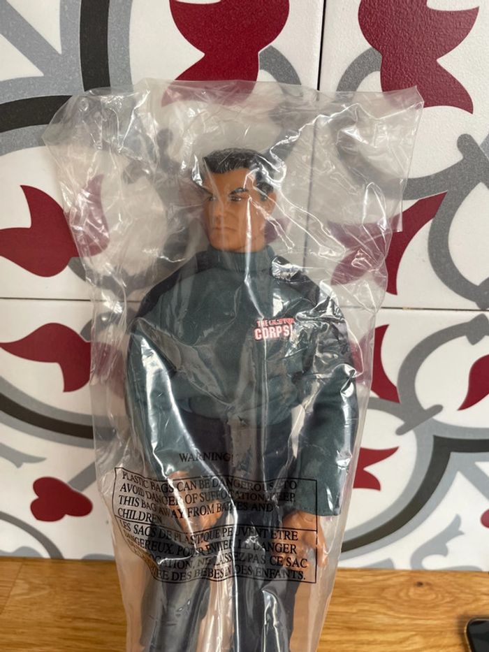 Figurine the ultra corps ! - photo numéro 3