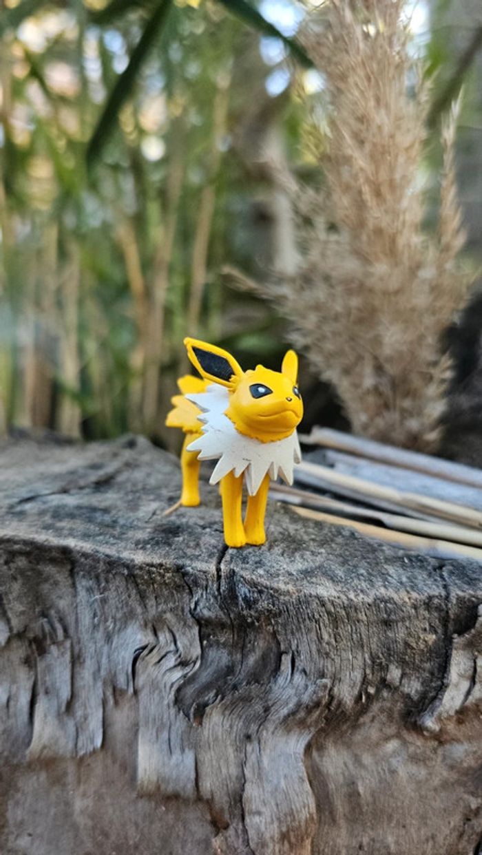 Super figurine Pokemon Nintendo tomy voltali - photo numéro 4