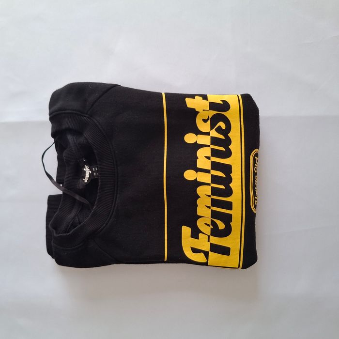 Sweat noir avec inscription "Feminist" en jaune - Manches longues - Taille XS - Jennifer - photo numéro 3