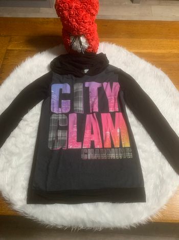 Tee-shirts noir fille avec capuche manches longues