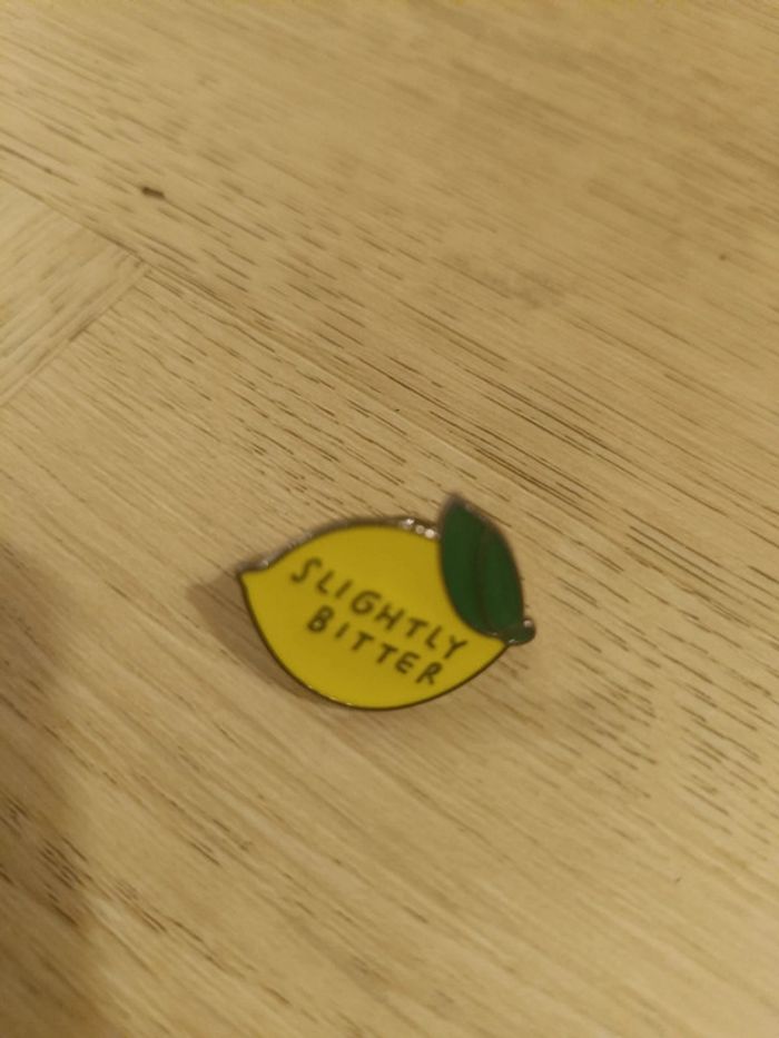Pin's citron neuf - photo numéro 2
