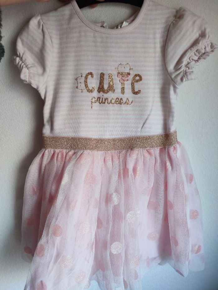 #kytie23moisfille. Robe sans manches taille 23 mois