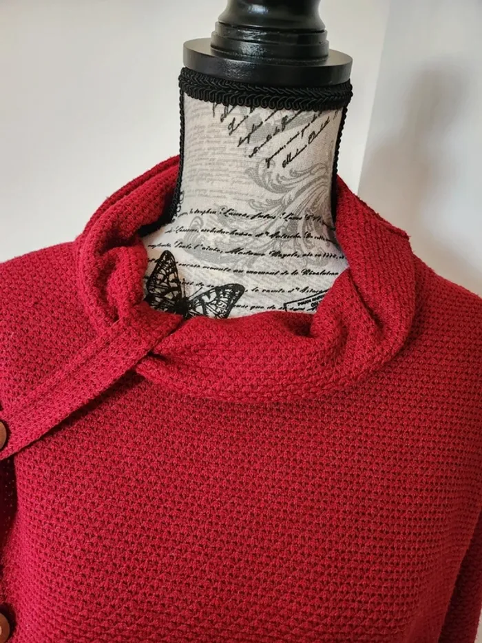 Superbe Pull rouge asymétrique avec col large – Taille Unique - photo numéro 4