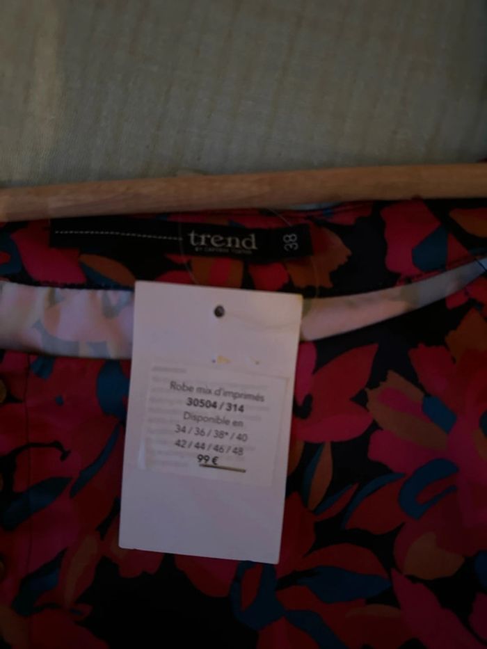 Robe Trend neuve - photo numéro 3
