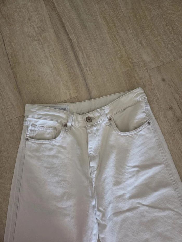 Jeans a jambes large Zara blanc taille M - photo numéro 2