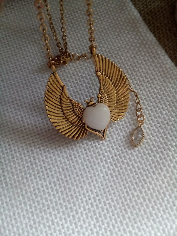 Collier scarabée pierre de jade blanc - photo numéro 2