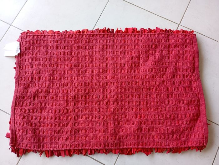 Tapis en tissus Shaggy 60x90 neuf - photo numéro 3