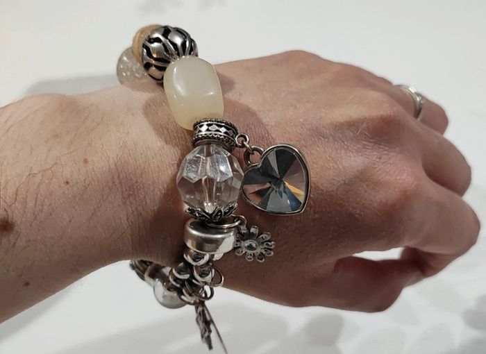 Lot 2 bracelets à breloques - photo numéro 2