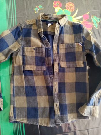 Chemise à carreaux marine et kaki