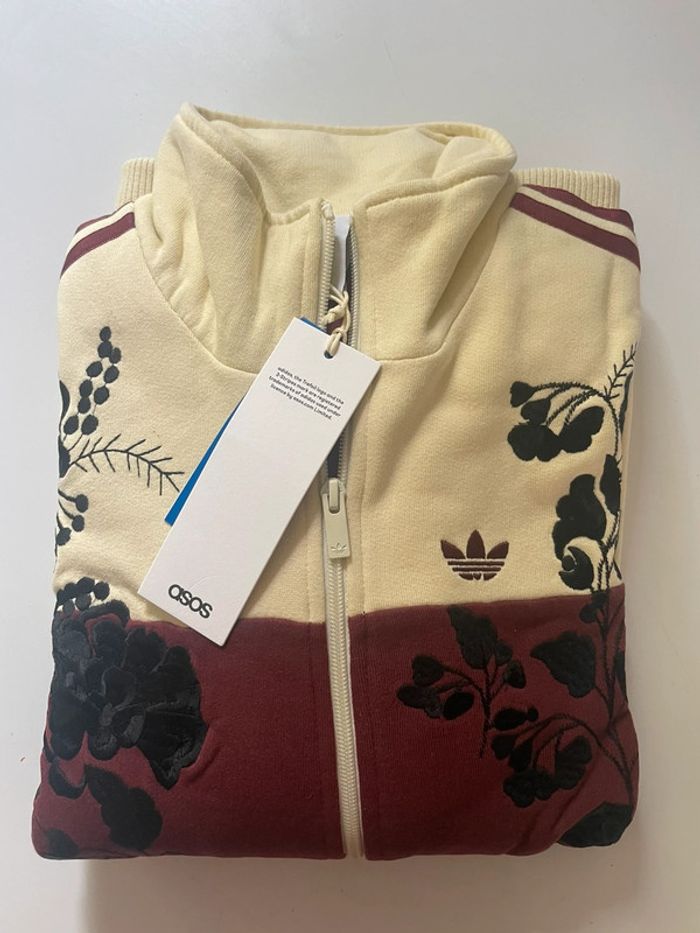 Veste Adidas Originals x ASOS - Édition Limitée Broderie Florale - Taille M - Neuf dans son emballage - photo numéro 3