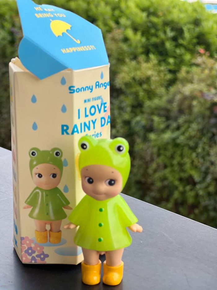 Sonny Angel I love Rainy Day Frog