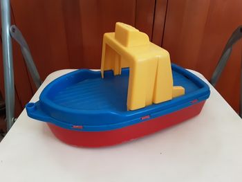 Bateau en plastique