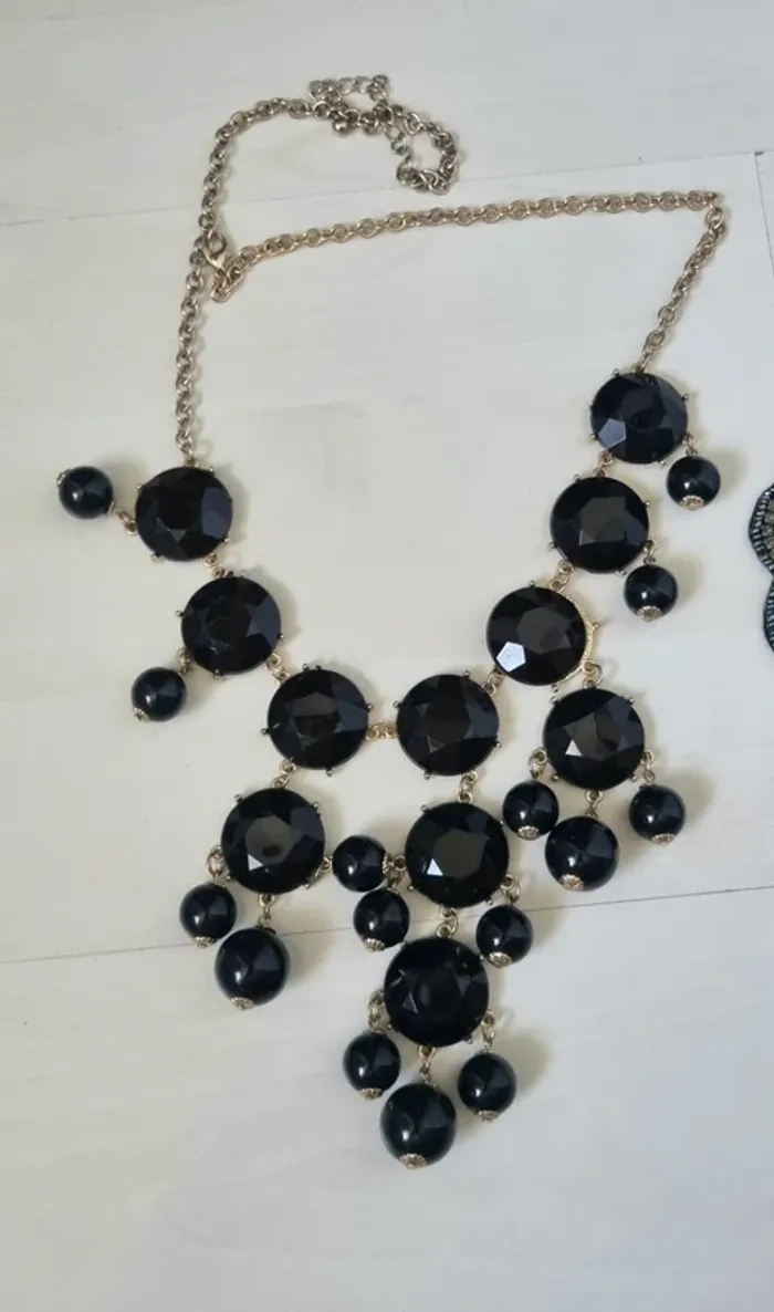 Lot de 2 colliers plastrons noir et argenté new look - photo numéro 5