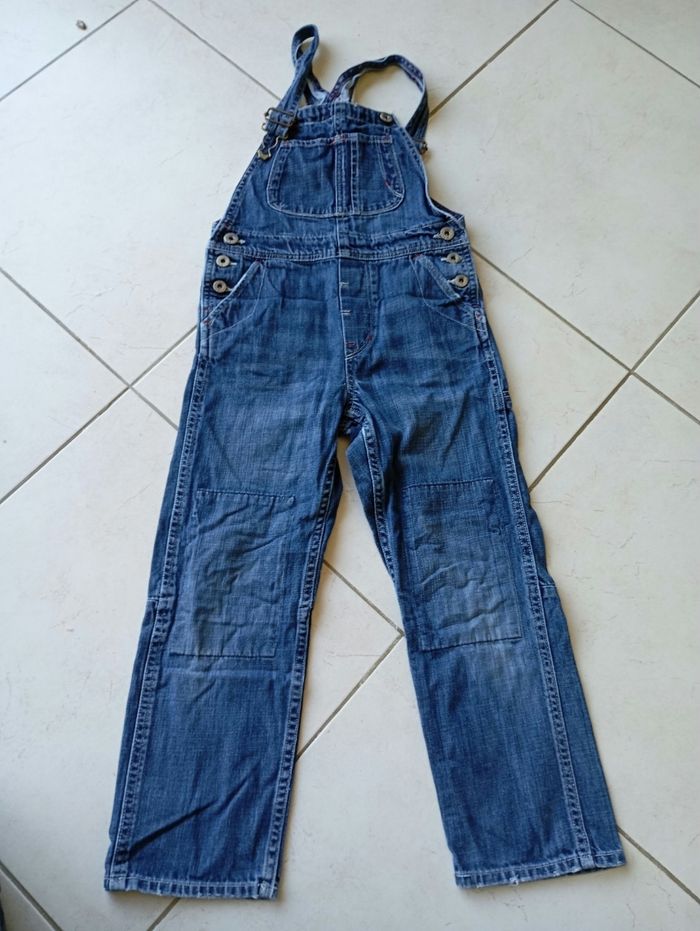 Salopette en jean 6/7 ans H&M - photo numéro 1