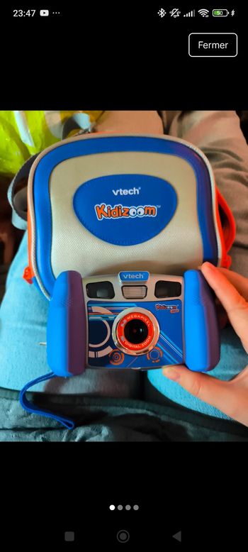 Kidizoom pro vtech fournit avec housse et câble