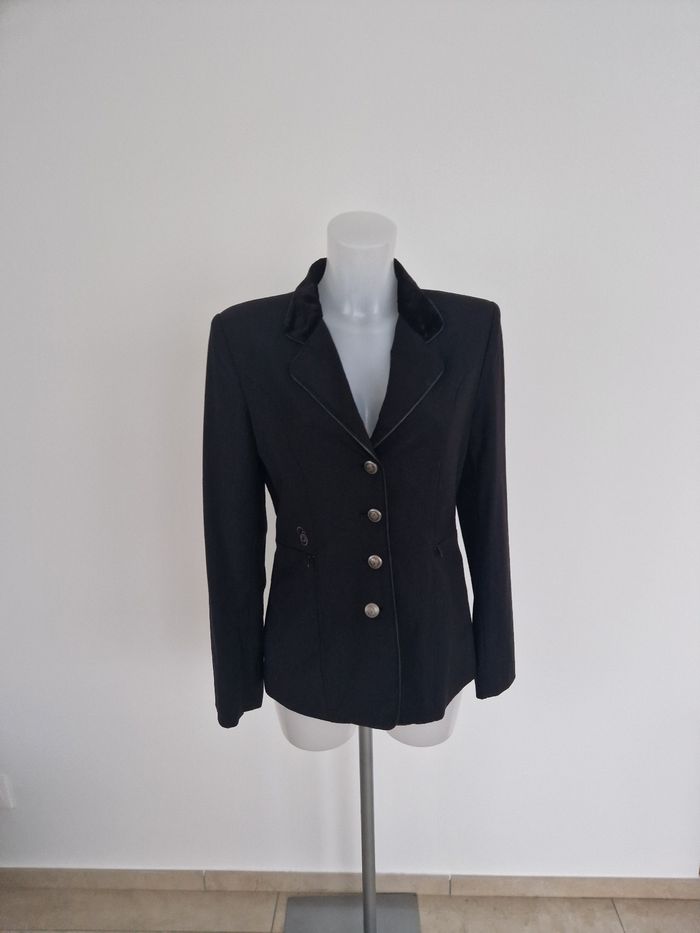 Veste noire d'équitation cintrée CSO