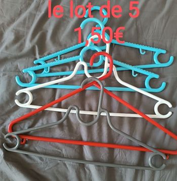 Lot de 5 cintres