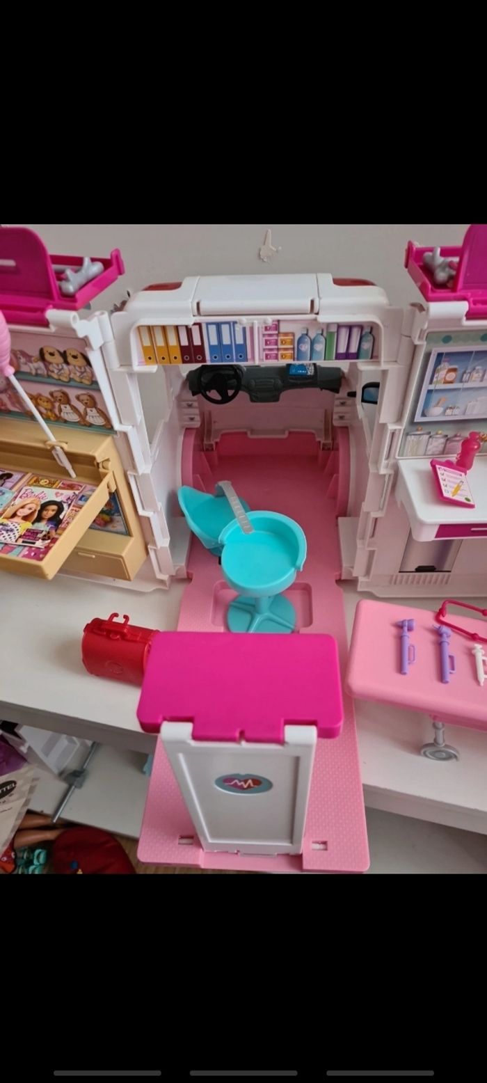 Ambulance Barbie - photo numéro 4