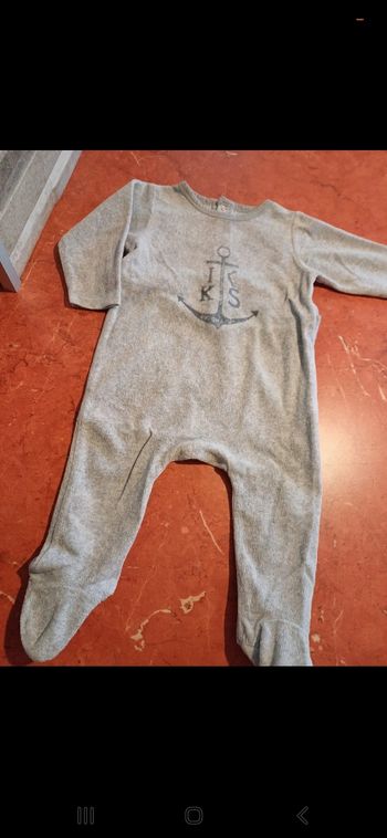 Pyjama bébé taille 6 mois
