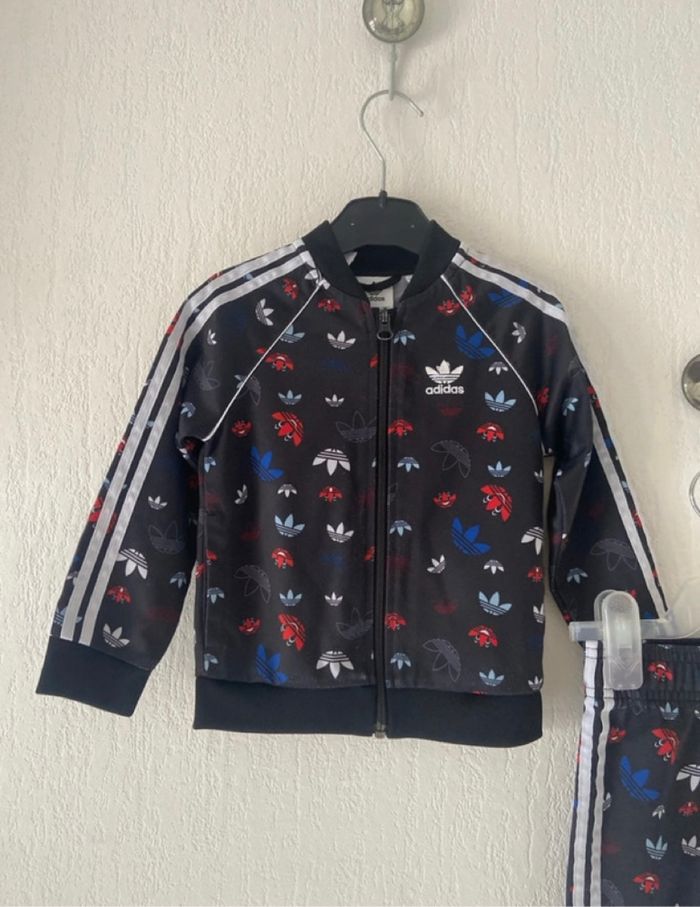survêtement adidas noir et logo 18-24 mois - photo numéro 2
