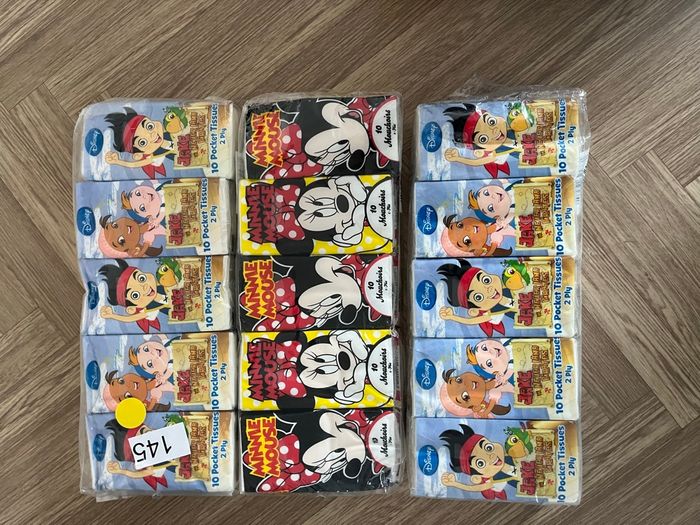 Lot paquet de mouchoirs Disney - photo numéro 3